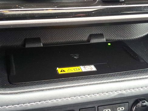 Certified 2024 Toyota Highlander XLE image 28