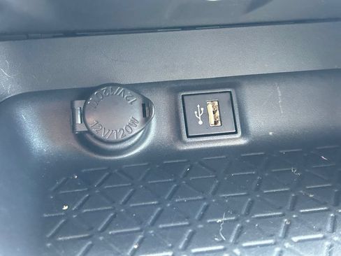 Used 2025 Toyota RAV4 XLE w/ Convenience Package FWD image 29