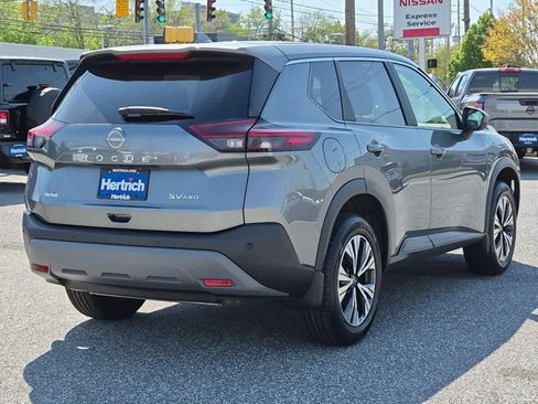 Used 2023 Nissan Rogue SV AWD/4WD image 3