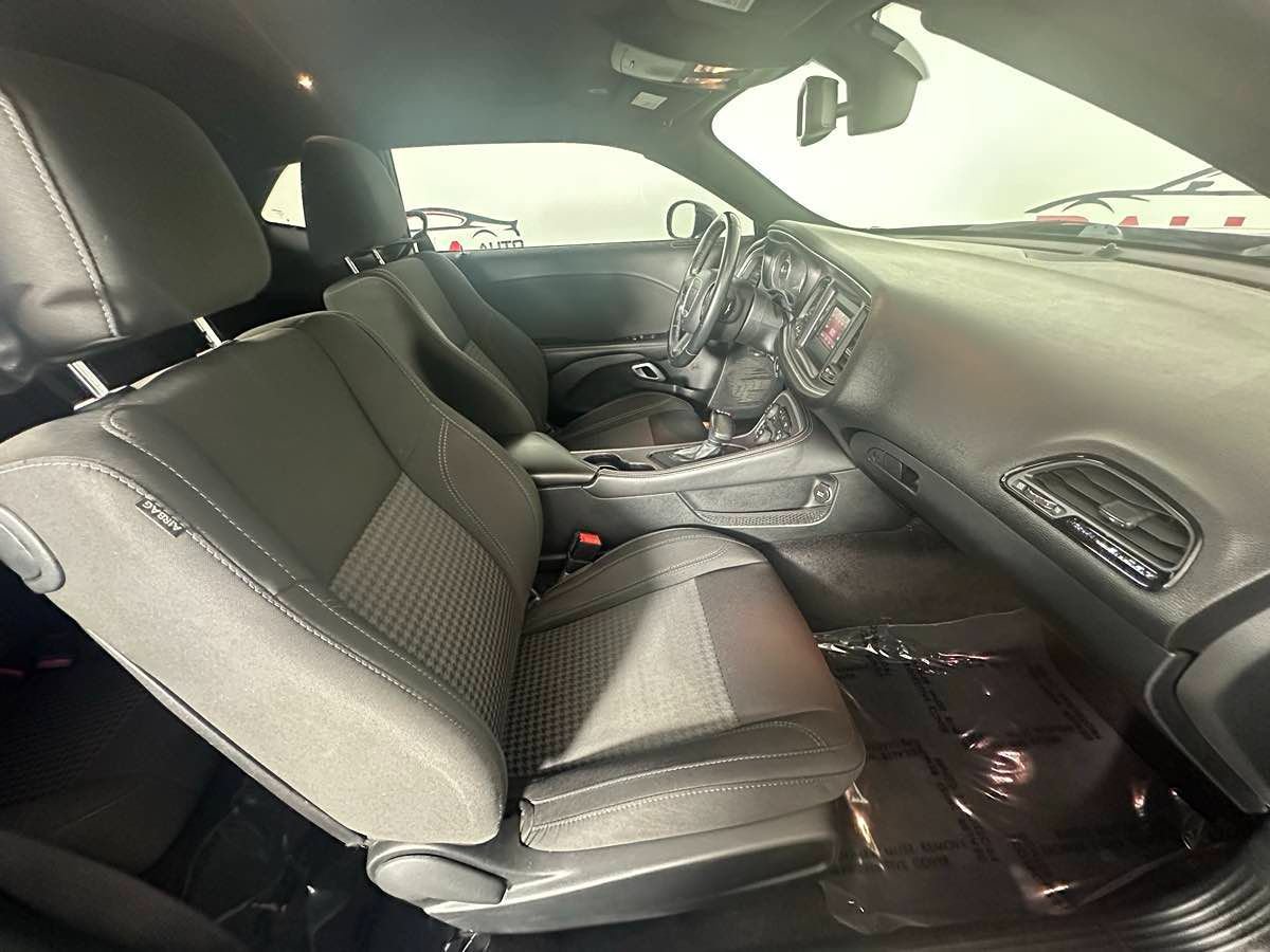 Used 2017 Dodge Challenger R/T RWD image 23