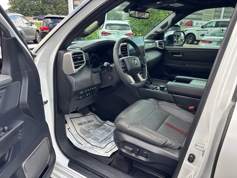 Used 2026 Toyota Sequoia Capstone AWD/4WD image 24