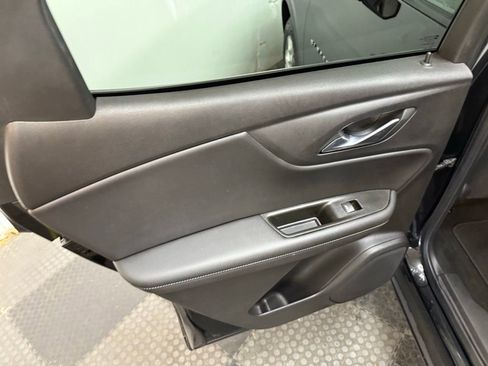 Used 2020 Chevrolet Blazer LT image 38