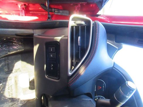 Used 2019 Jaguar XE Landmark Edition image 12