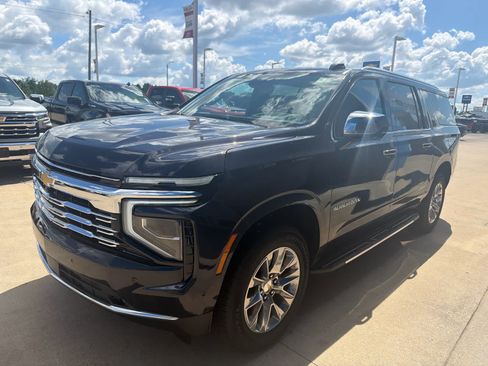 New 2026 Chevrolet Suburban Premier AWD/4WD image 1