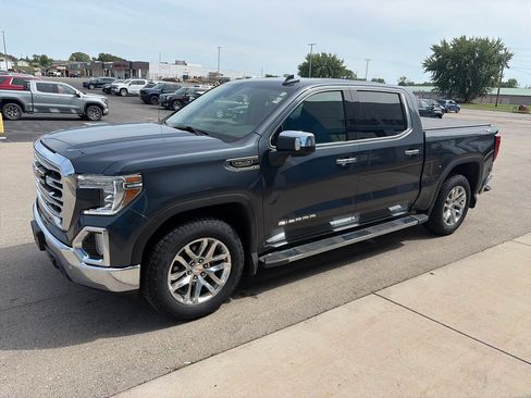 Used 2022 GMC Sierra 1500 SLT w/ SLT Premium Plus Package AWD/4WD image 5