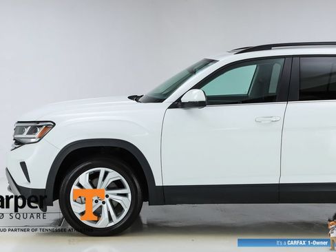 Used 2023 Volkswagen Atlas SE w/ Panoramic Sunroof Package FWD image 3