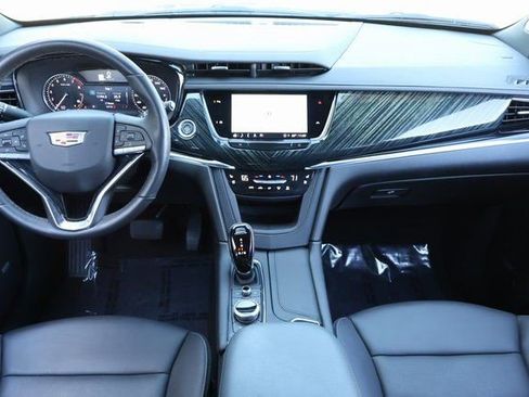 Certified 2024 Cadillac XT6 Premium Luxury FWD image 16