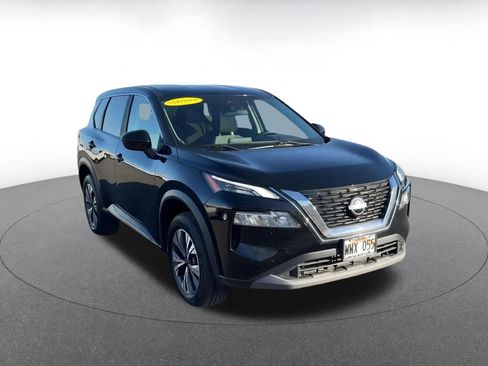 Used 2023 Nissan Rogue SV image 3