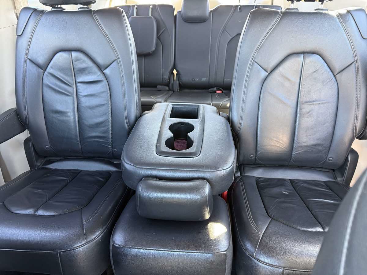 Used 2017 Chrysler Pacifica Touring-L FWD image 12