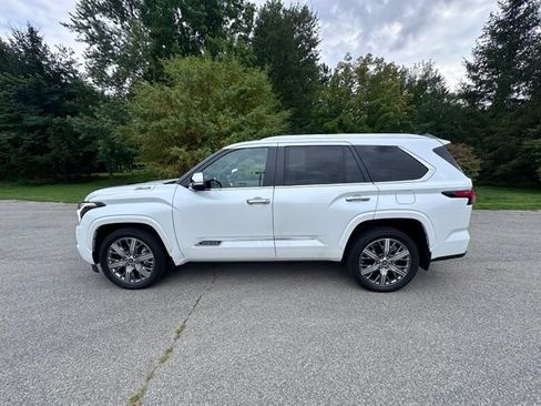 Used 2024 Toyota Sequoia Capstone AWD/4WD image 6
