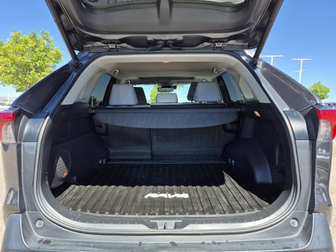 Used 2020 Toyota RAV4 XLE Premium AWD/4WD image 20