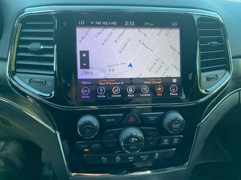 Used 2019 Jeep Grand Cherokee Limited AWD/4WD image 12