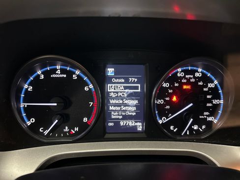 Used 2018 Toyota RAV4 LE w/ All Weather Liner Package FWD image 22