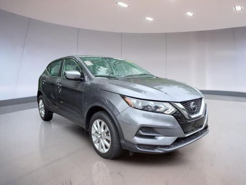 Used 2022 Nissan Rogue Sport S image 1