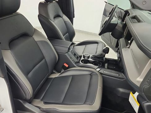 Used 2026 Ford Bronco Outer Banks AWD/4WD image 40