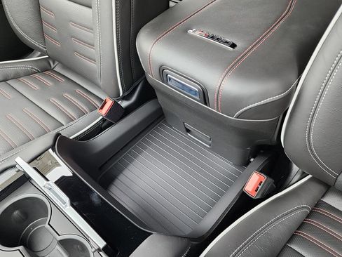 New 2026 GMC Yukon AT4 Ultimate AWD/4WD image 39