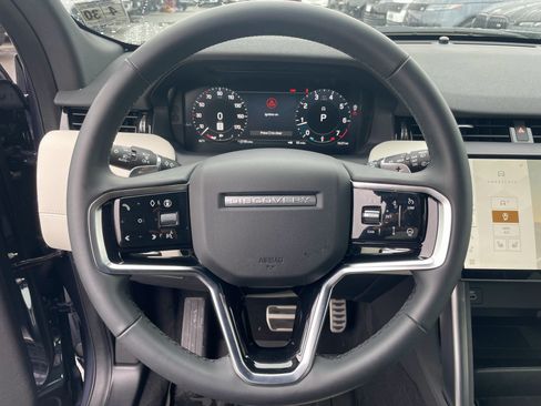 Certified 2025 Land Rover Discovery Sport Dynamic SE AWD/4WD image 21