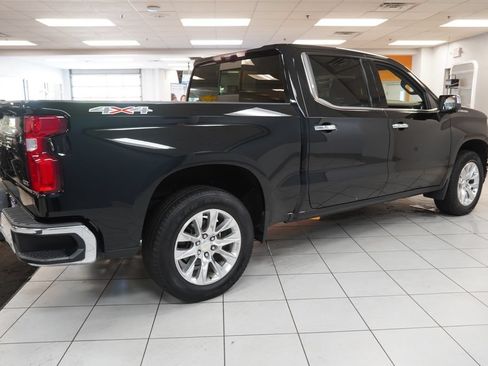 Used 2021 Chevrolet Silverado 1500 LTZ w/ Technology Package AWD/4WD image 12