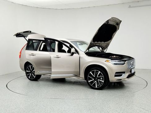 New 2025 Volvo XC90 B6 Plus w/ Protection Package Premier image 10