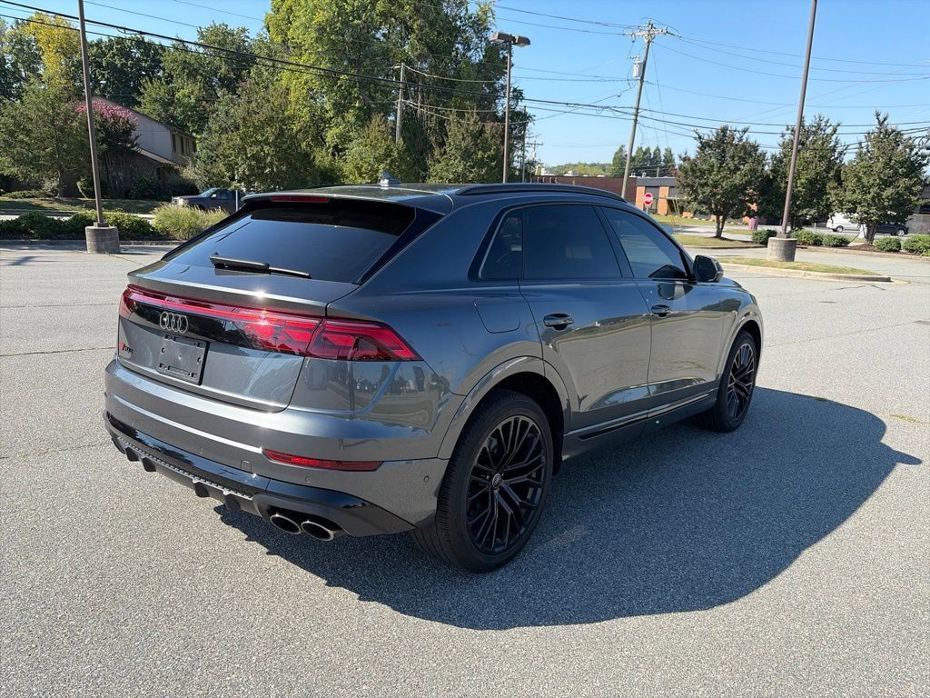 Used 2024 Audi SQ8 Prestige AWD/4WD image 4