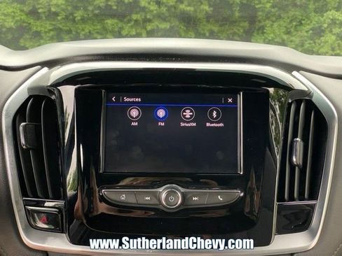 Used 2023 Chevrolet Traverse LT FWD image 27