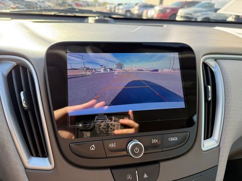 Used 2024 Chevrolet Malibu LT image 28