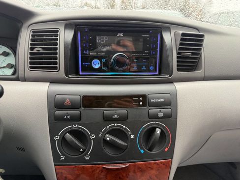 Used 2004 Toyota Corolla CE image 19