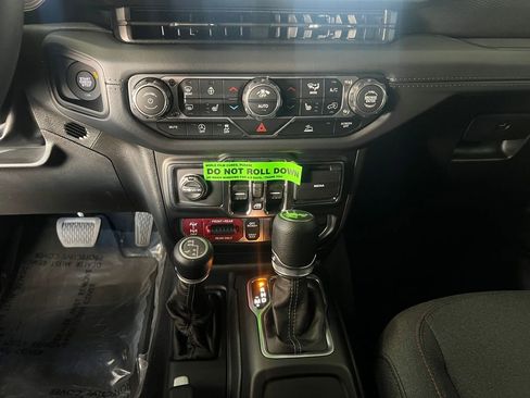 New 2025 Jeep Wrangler Unlimited Rubicon w/ Convenience Group image 16