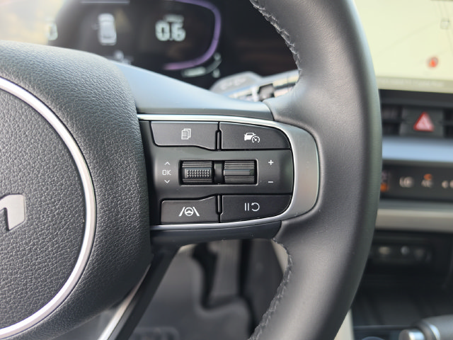 Used 2023 Kia Sportage EX FWD image 38