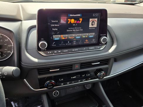 Certified 2023 Nissan Rogue SV FWD image 24