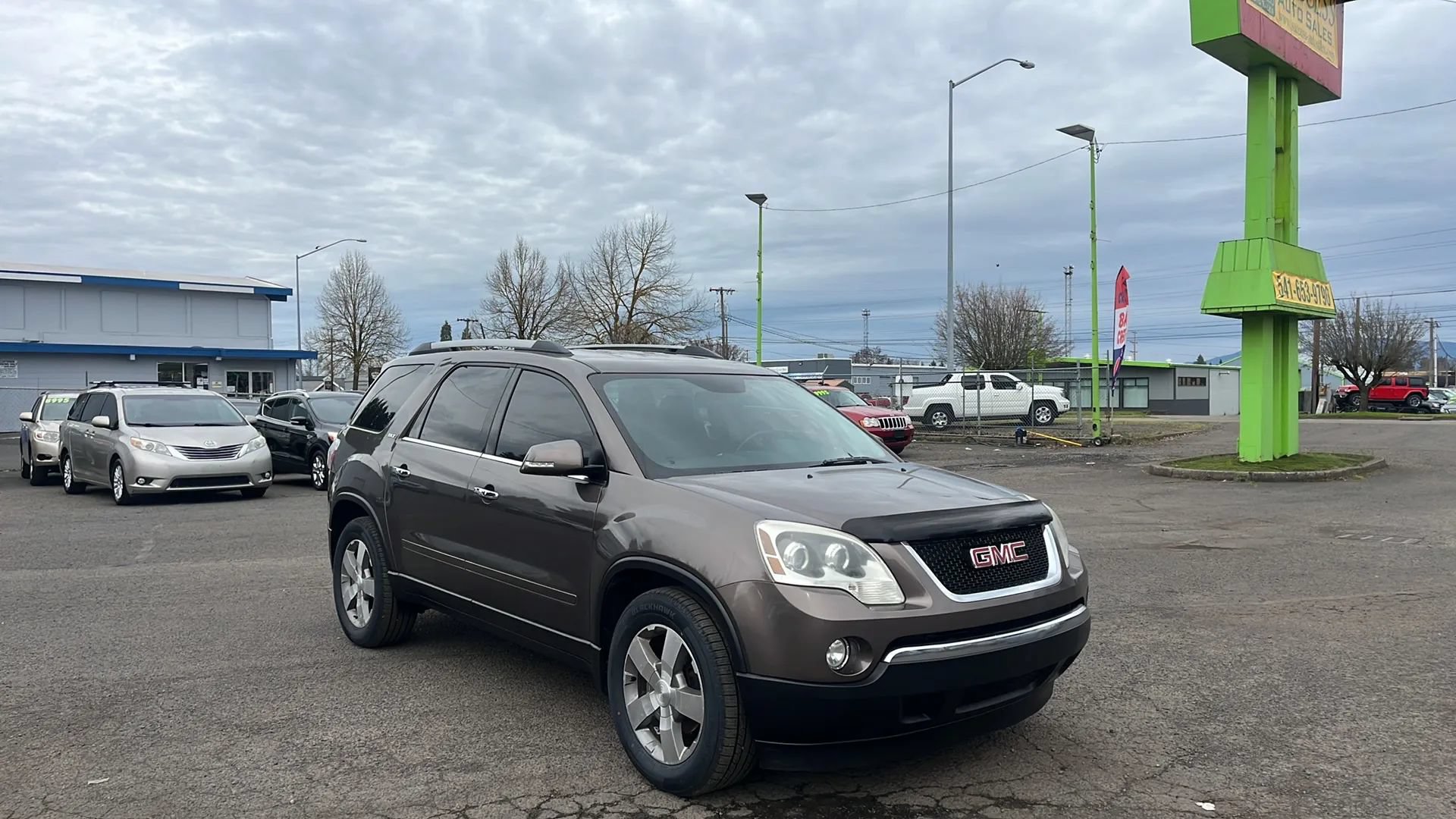 Used 2011 GMC Acadia SLT AWD/4WD image 1