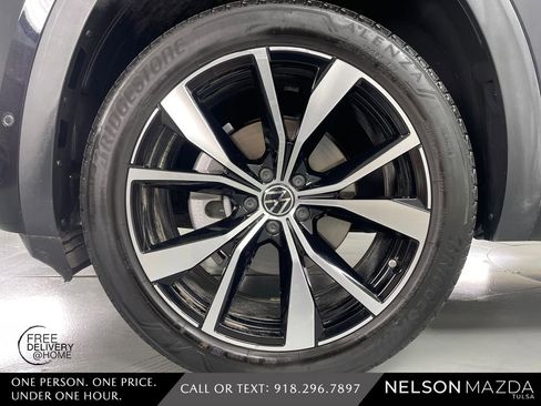 Used 2024 Volkswagen Atlas SEL Premium R-Line image 13