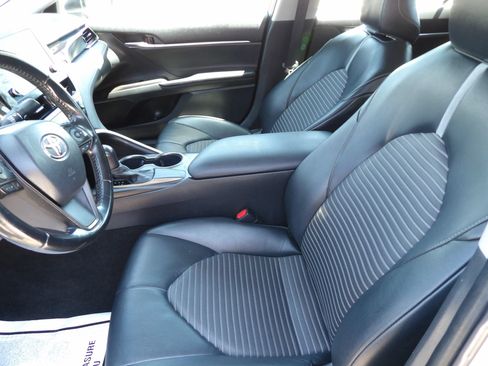 Used 2021 Toyota Camry SE FWD image 10