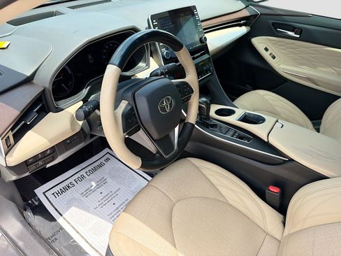 Used 2019 Toyota Avalon Limited FWD image 25