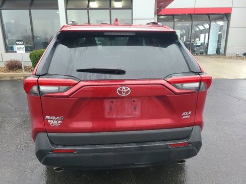 Used 2024 Toyota RAV4 XLE w/ Convenience Package image 4