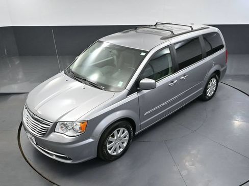 Used 2015 Chrysler Town & Country Touring FWD image 53