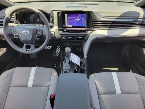 New 2026 Toyota Camry Hybrid FWD image 5