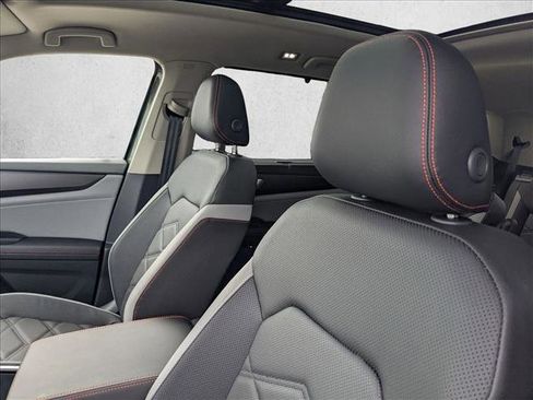 Used 2026 Volkswagen Atlas Peak Edition AWD/4WD image 14