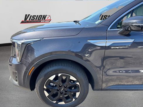 Certified 2025 Kia Sorento S image 12