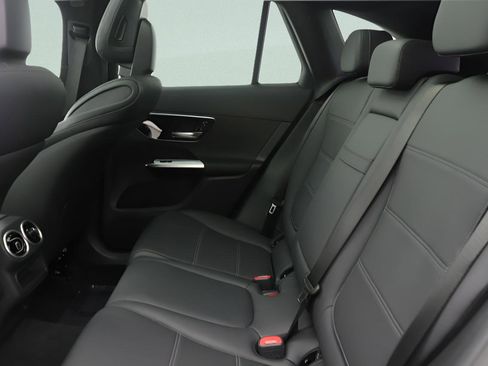 Used 2026 Mercedes-Benz GLC 300 image 29