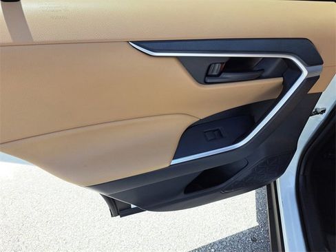 Used 2023 Toyota RAV4 LE image 9