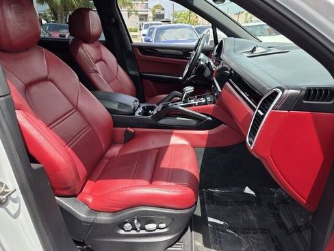 Used 2019 Porsche Cayenne AWD/4WD image 23