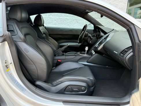 Used 2011 Audi R8 V8 image 22