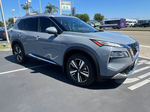 Used 2023 Nissan Rogue Platinum w/ Platinum Premium Package FWD image 11