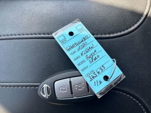 Used 2020 Nissan Rogue Sport SV AWD/4WD image 35