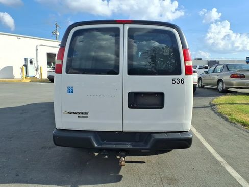 Used 2015 Chevrolet Express 2500 RWD image 5