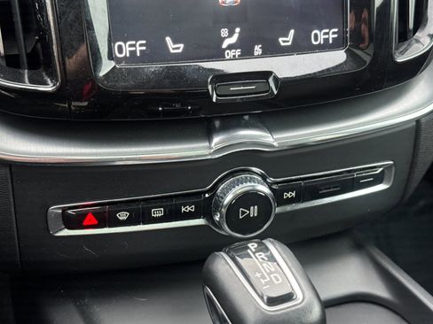 Used 2019 Volvo XC60 T5 Momentum w/ Protection Package Premier image 20