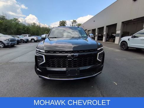 Used 2026 Chevrolet Suburban Premier AWD/4WD image 7