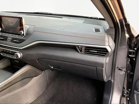 Used 2022 Nissan Altima 2.5 SR image 18