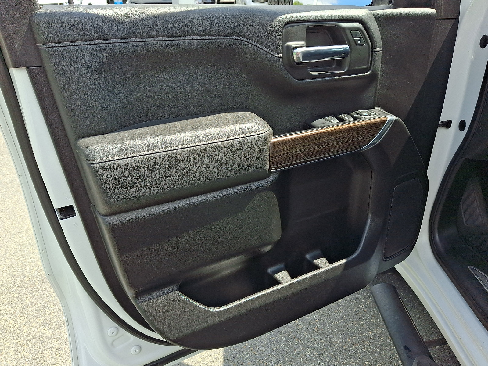 Used 2020 Chevrolet Silverado 1500 LT AWD/4WD image 12